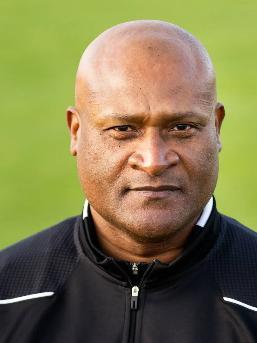 Portret van Winston Bogarde